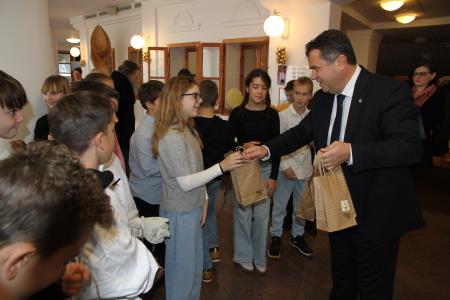 2024-12-06 10-04-17 - 0025